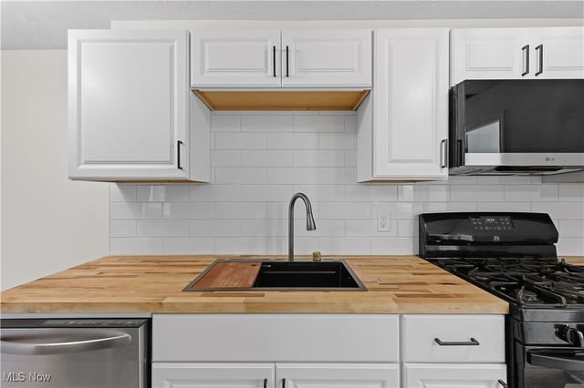 25735 Lorain Road 426, North Olmsted, OH 44070