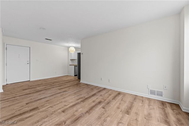 25735 Lorain Road 426, North Olmsted, OH 44070