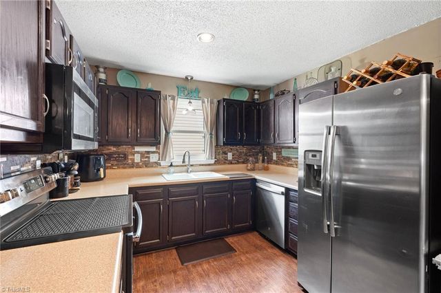 1830 Camden Forest Drive, Winston-salem, NC 27127