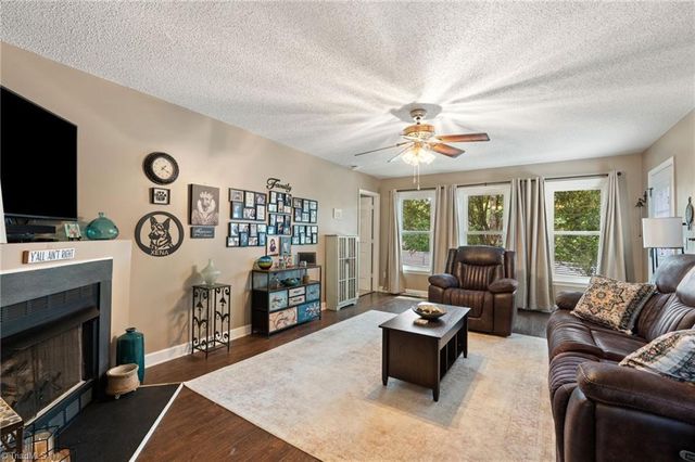 1830 Camden Forest Drive, Winston-salem, NC 27127