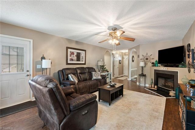 1830 Camden Forest Drive, Winston-salem, NC 27127