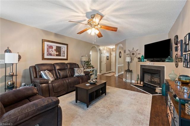 1830 Camden Forest Drive, Winston-salem, NC 27127