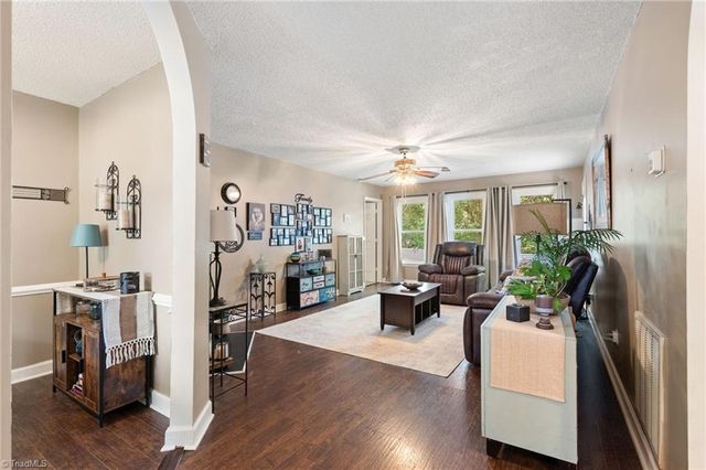 1830 Camden Forest Drive, Winston-salem, NC 27127