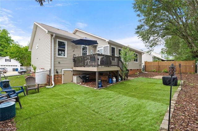 1830 Camden Forest Drive, Winston-salem, NC 27127