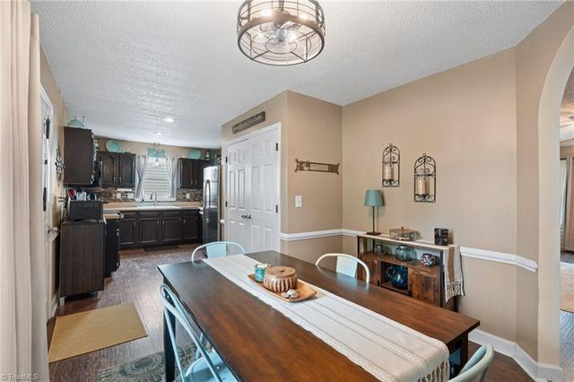1830 Camden Forest Drive, Winston-salem, NC 27127