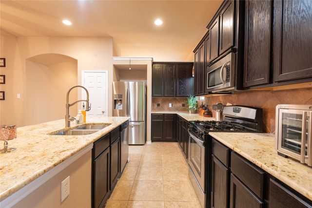 5320 Grovewood Drive, Mckinney, TX 75071