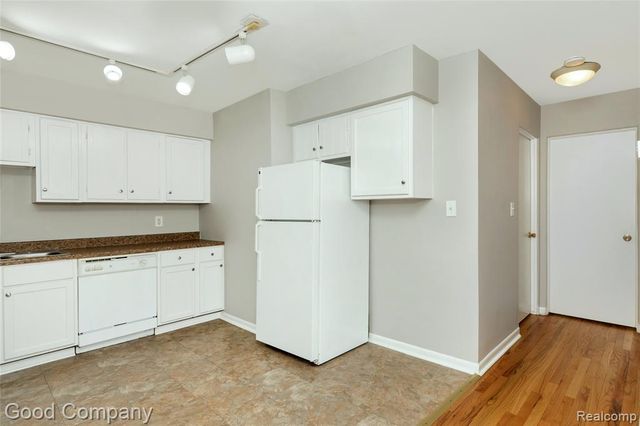 347 N Eton Street 18, Birmingham, MI 48009