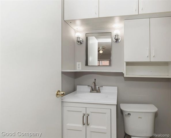 347 N Eton Street 18, Birmingham, MI 48009
