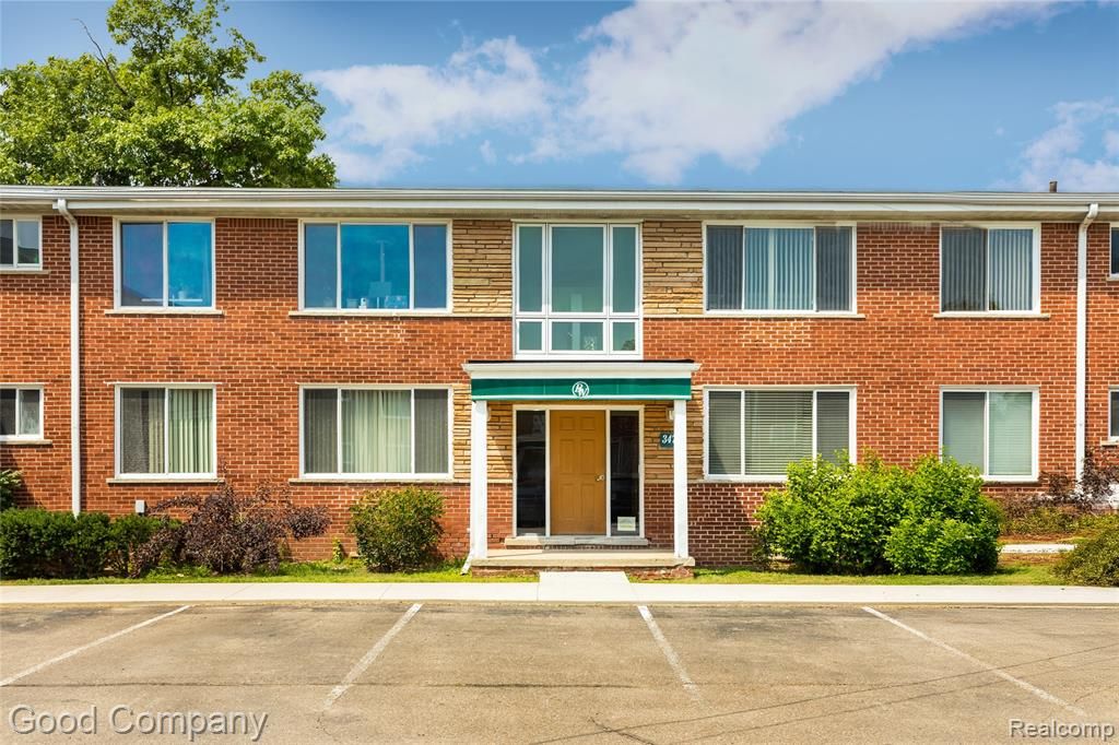 347 N Eton Street 18, Birmingham, MI 48009