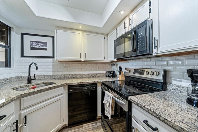 5800 N Kolb Rd Unit 1102, Tucson, AZ 85750