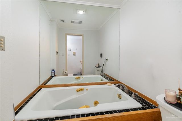 1002 S Border Avenue, Weslaco, TX 78596