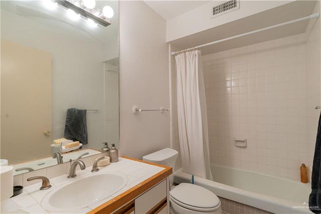 1002 S Border Avenue, Weslaco, TX 78596