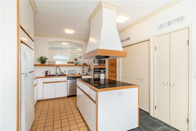 1002 S Border Avenue, Weslaco, TX 78596