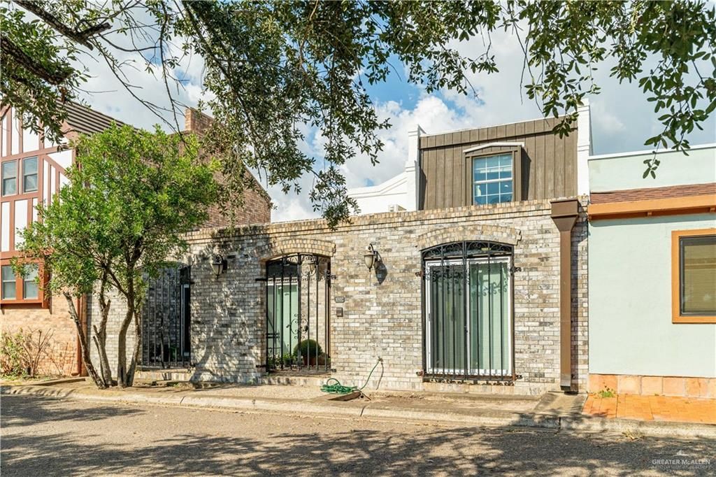 1002 S Border Avenue, Weslaco, TX 78596