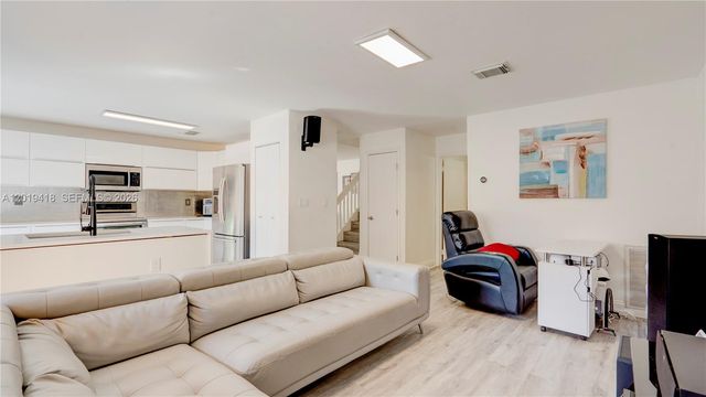 19141 NW 12th St, Pembroke Pines, FL 33029