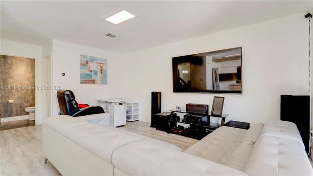 19141 NW 12th St, Pembroke Pines, FL 33029