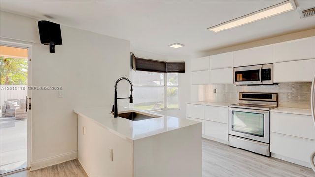 19141 NW 12th St, Pembroke Pines, FL 33029