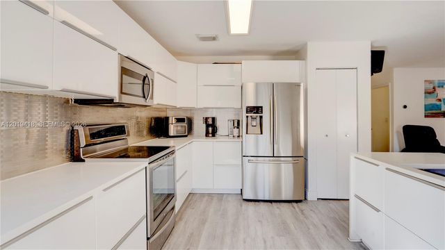 19141 NW 12th St, Pembroke Pines, FL 33029