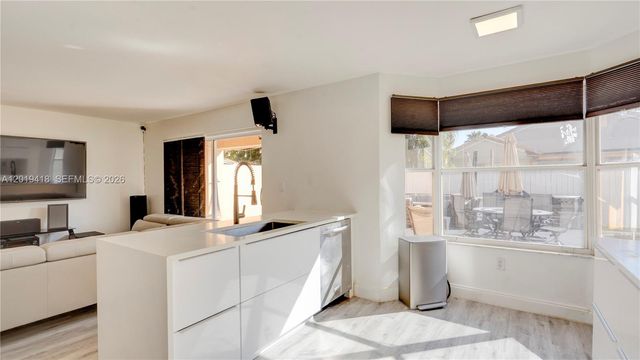 19141 NW 12th St, Pembroke Pines, FL 33029