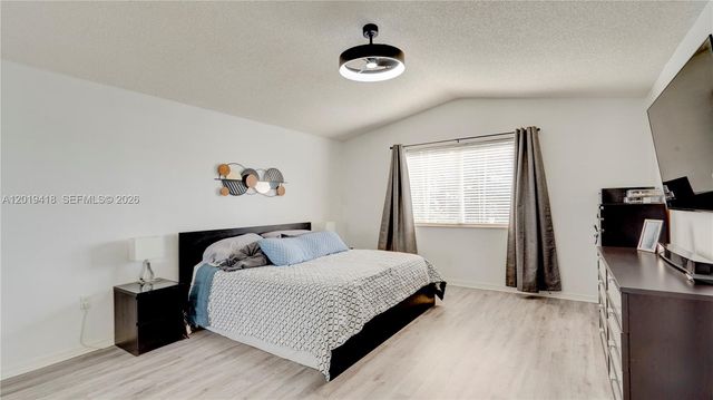 19141 NW 12th St, Pembroke Pines, FL 33029