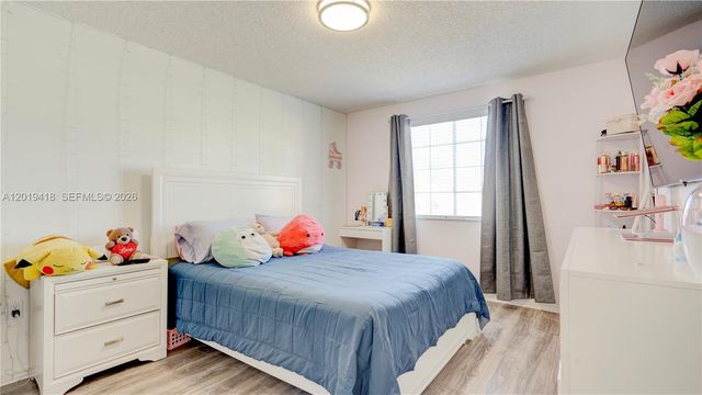 19141 NW 12th St, Pembroke Pines, FL 33029