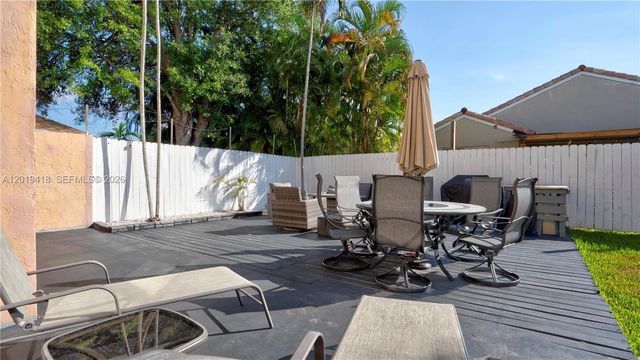 19141 NW 12th St, Pembroke Pines, FL 33029