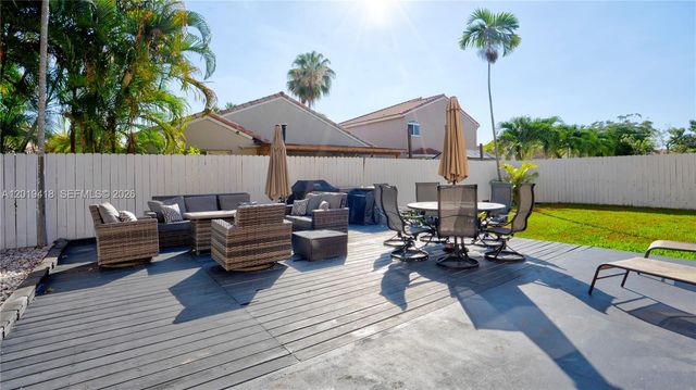 19141 NW 12th St, Pembroke Pines, FL 33029