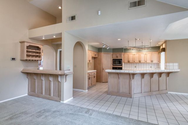 1453 E Decatur Avenue, Fresno, CA 93720