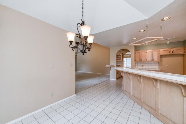 1453 E Decatur Avenue, Fresno, CA 93720