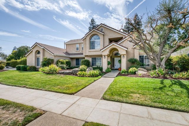 1453 E Decatur Avenue, Fresno, CA 93720