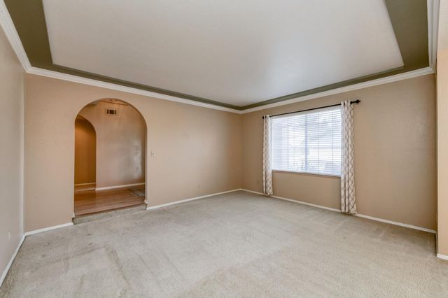 1453 E Decatur Avenue, Fresno, CA 93720