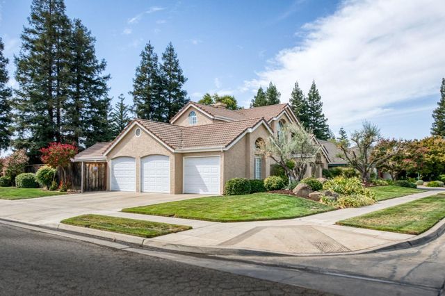 1453 E Decatur Avenue, Fresno, CA 93720