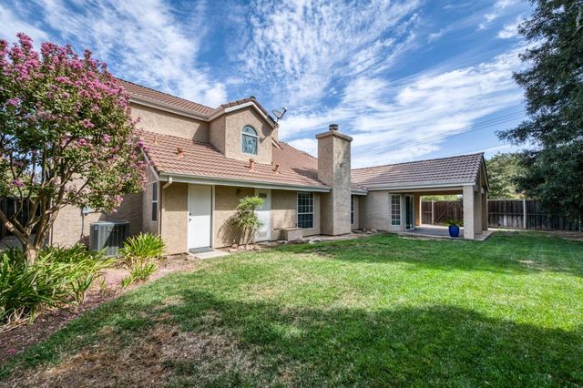 1453 E Decatur Avenue, Fresno, CA 93720