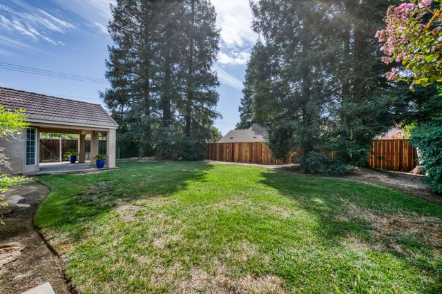 1453 E Decatur Avenue, Fresno, CA 93720