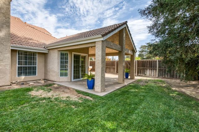 1453 E Decatur Avenue, Fresno, CA 93720