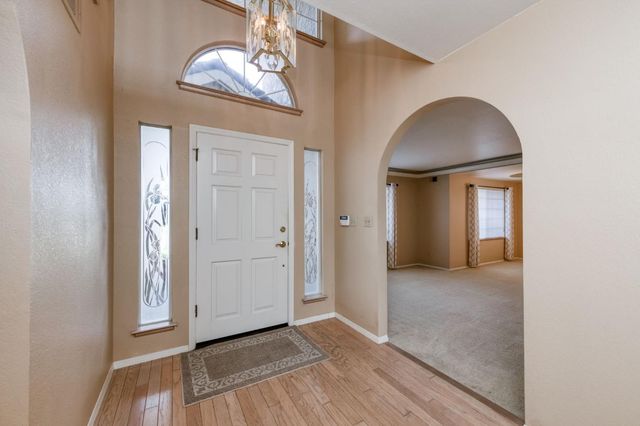 1453 E Decatur Avenue, Fresno, CA 93720