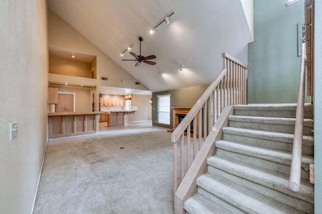 1453 E Decatur Avenue, Fresno, CA 93720
