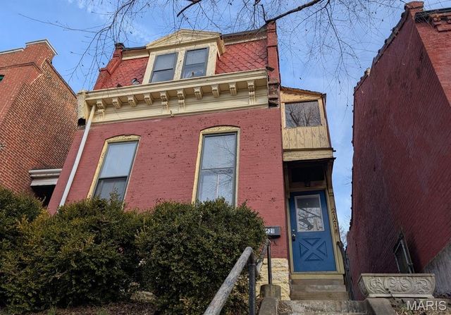 2121 Chippewa Street, St Louis, MO 63118