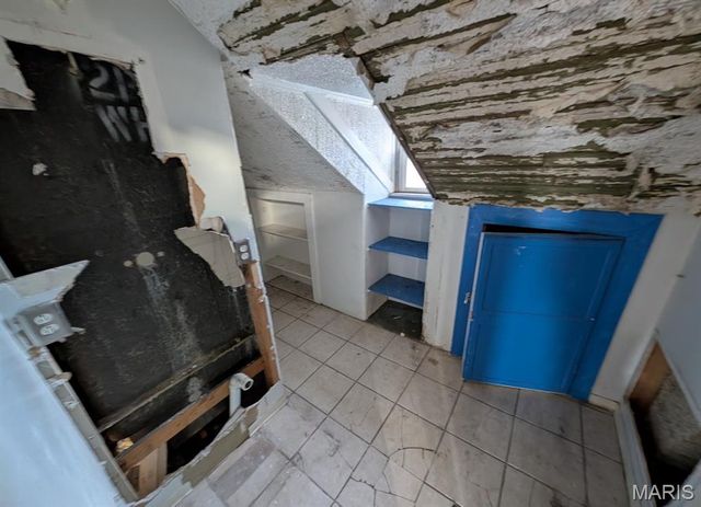 2121 Chippewa Street, St Louis, MO 63118