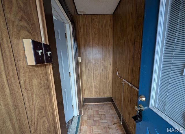 2121 Chippewa Street, St Louis, MO 63118