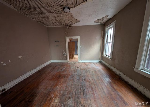 2121 Chippewa Street, St Louis, MO 63118