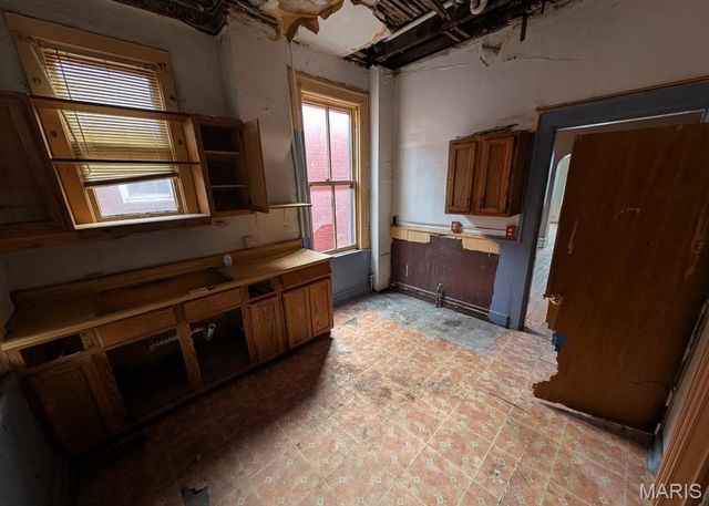 2121 Chippewa Street, St Louis, MO 63118