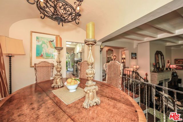 1367 N BEVERLY Drive, Beverly Hills, CA 90210