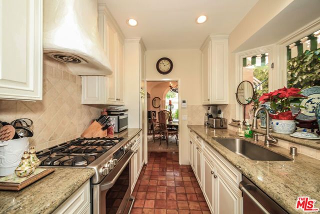1367 N BEVERLY Drive, Beverly Hills, CA 90210
