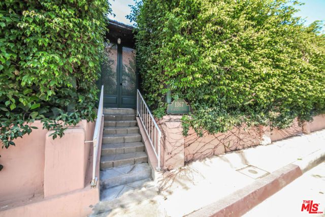 1367 N BEVERLY Drive, Beverly Hills, CA 90210