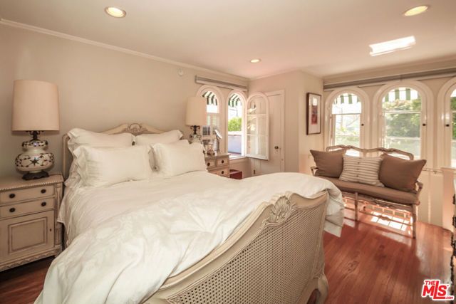 1367 N BEVERLY Drive, Beverly Hills, CA 90210
