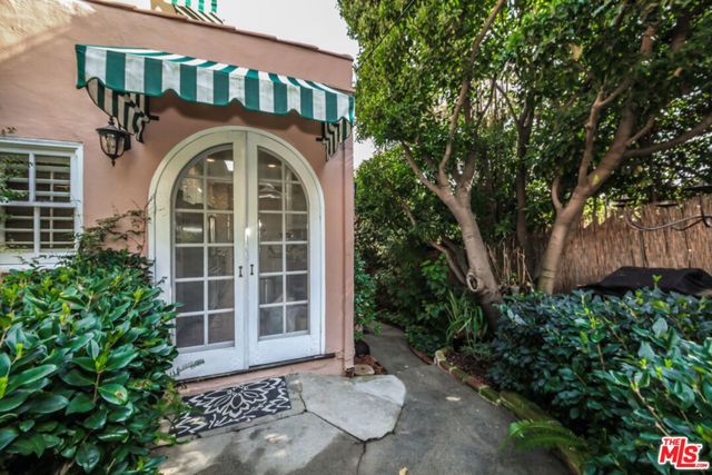 1367 N BEVERLY Drive, Beverly Hills, CA 90210