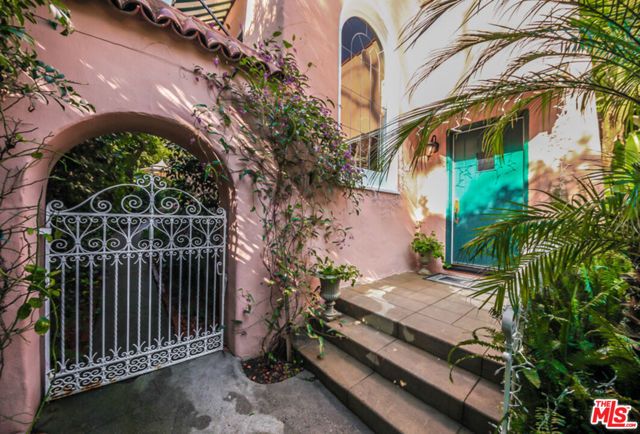 1367 N BEVERLY Drive, Beverly Hills, CA 90210