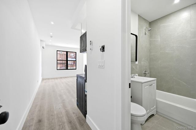 2152 Muliner Avenue, Bronx, NY 10462