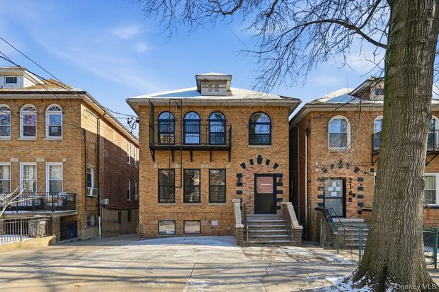 2152 Muliner Avenue, Bronx, NY 10462